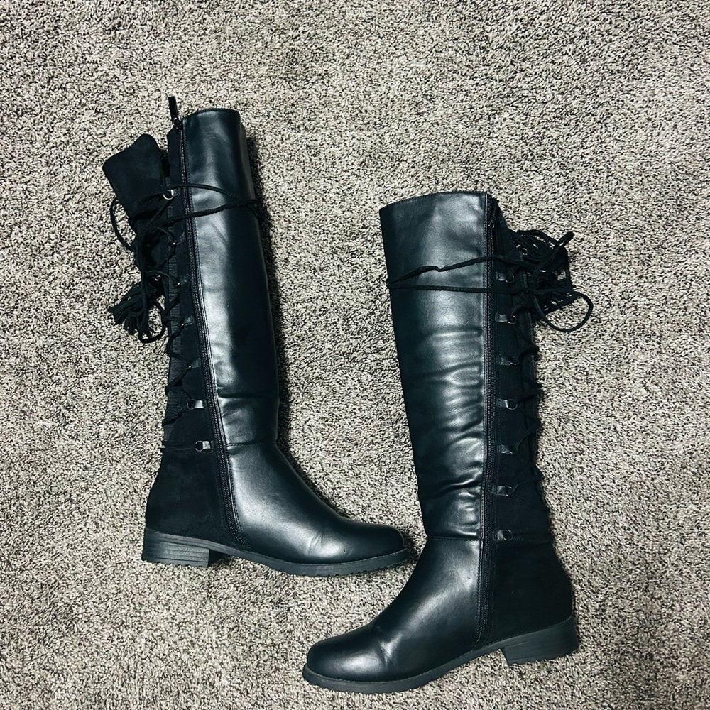 Torrid Black Lace-Up Knee Boots with zipper 6.5W